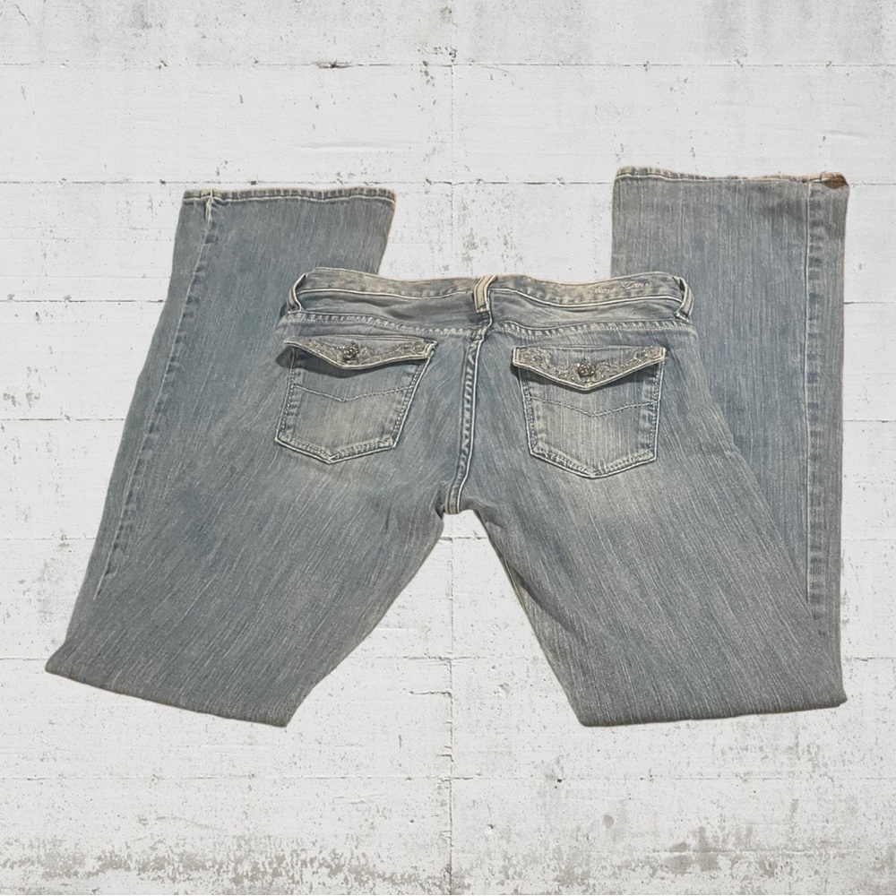 Guess Women’s Light Jeans Flare Leg with Pocket Detail Size 27